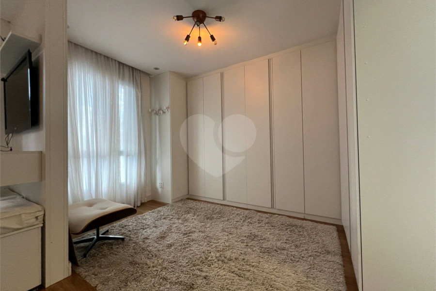 Casa à venda com 4 quartos, sendo 3 suítes,  no condomínio Domus, São Paulo - SP