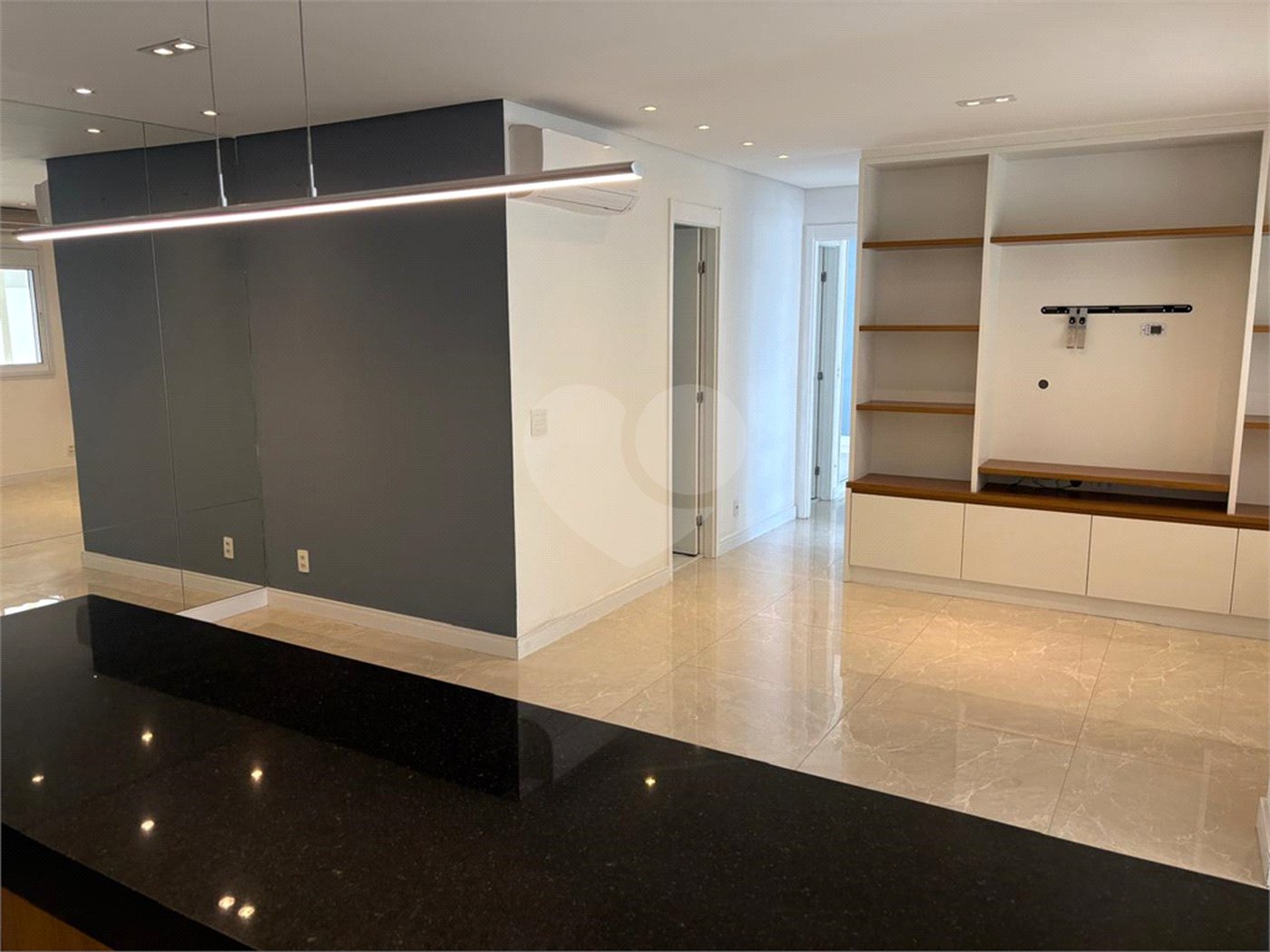 Apartamento à venda com 2 quartos, sendo 1 suíte, em Santo Amaro, São Paulo, SP