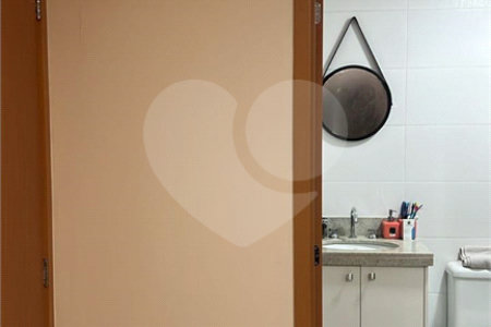 Apartamento à venda com 2 quartos, sendo 1 suíte, no Centro, Santo André, SP