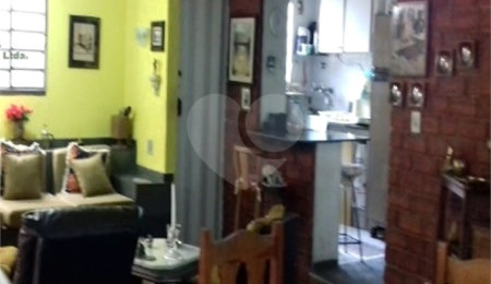 Sobrado à venda com 8 quartos, sendo 3 suítes,  em Liberdade, São Paulo, SP