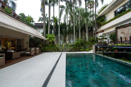 Casa à venda com 5 suítes em Jardim Cordeiro, São Paulo, SP
