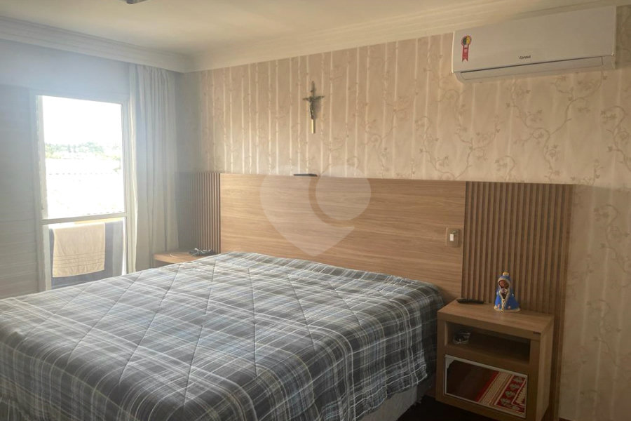 Casa à venda com 4 quartos, sendo 3 suítes,  no condomínio The House, São Paulo - SP
