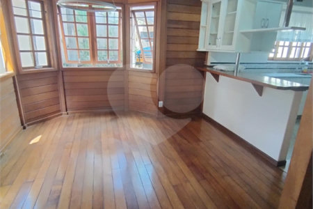 Casa à venda com 3 quartos, sendo 1 suíte, no condomínio Bosque de Greviléa, Vinhedo - SP