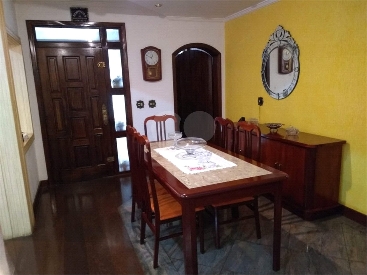 Casa à venda com 6 quartos, sendo 2 suítes,  em Jardim Leocádia, Sorocaba, SP
