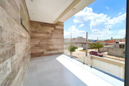 Sobrado à venda com 3 quartos, sendo 1 suíte,  em Residencial Jardim Nathália, Sorocaba, SP