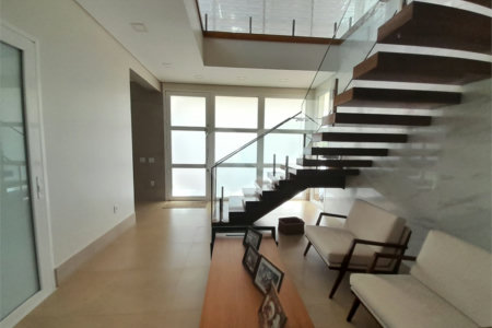 Casa à Venda no Condomínio Damha III – Elegância e Conforto para sua Família