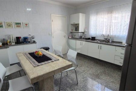 Casa à venda com 5 quartos, sendo 4 suítes, no condomínio Residencial Vilazul, Sorocaba - SP