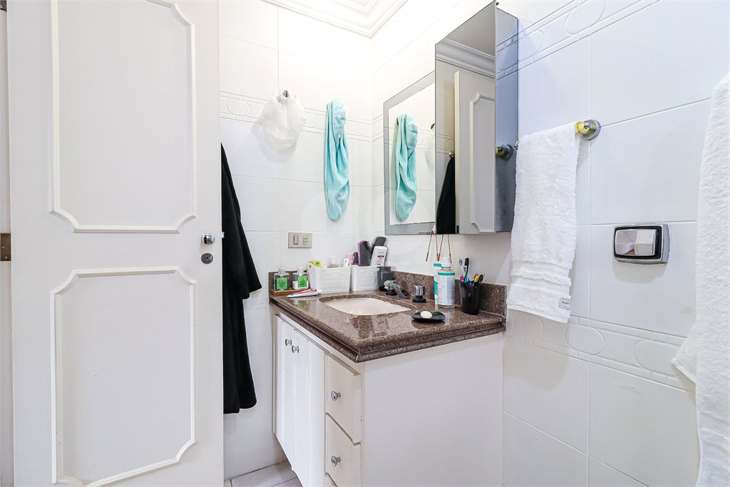 Apartamento à venda com 4 quartos, sendo 2 suítes, em Vila Morumbi, São Paulo, SP
