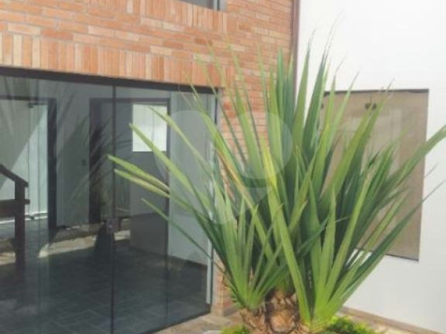 Sobrado à venda com 4 quartos, sendo 2 suítes,  em Jardim Floresta, São Paulo, SP