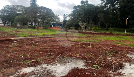 Terreno à venda com 3 quartos, sendo 1 suíte, em Vila Carolina, Itapetininga, SP
