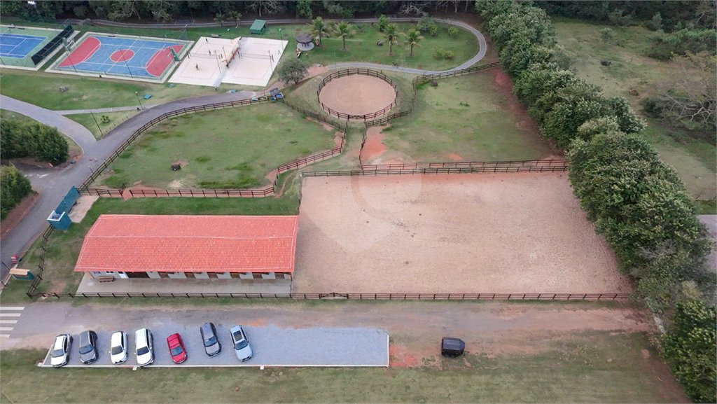 Casa para alugar com 5 quartos, sendo 1 suíte, no condomínio Figueira Garden, Atibaia - SP