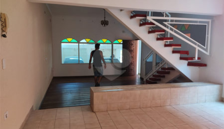 Sobrado à venda com 4 quartos, sendo 1 suíte,  em Cidade Jardim Cumbica, Guarulhos, SP