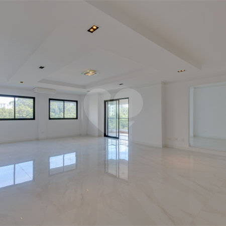 Apartamento à venda com 4 suítes em Jardim Marajoara, São Paulo, SP