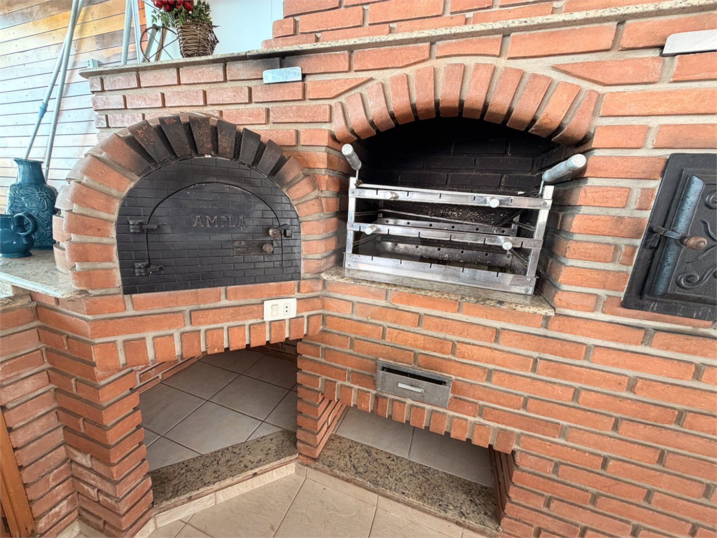Casa à venda ou para alugar com 4 suítes no condomínio Vinhas da Vista Alegre - Lado Sede, Vinhedo - SP
