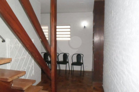 Sobrado à venda com 8 quartos, sendo 2 suítes, em Campo Belo, São Paulo, SP