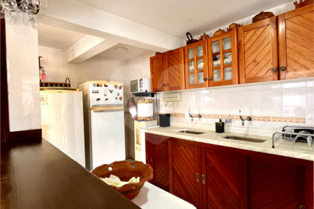 Casa à venda com 6 quartos, sendo 5 suítes,  em Alto de Búzios, Armação dos Búzios, RJ