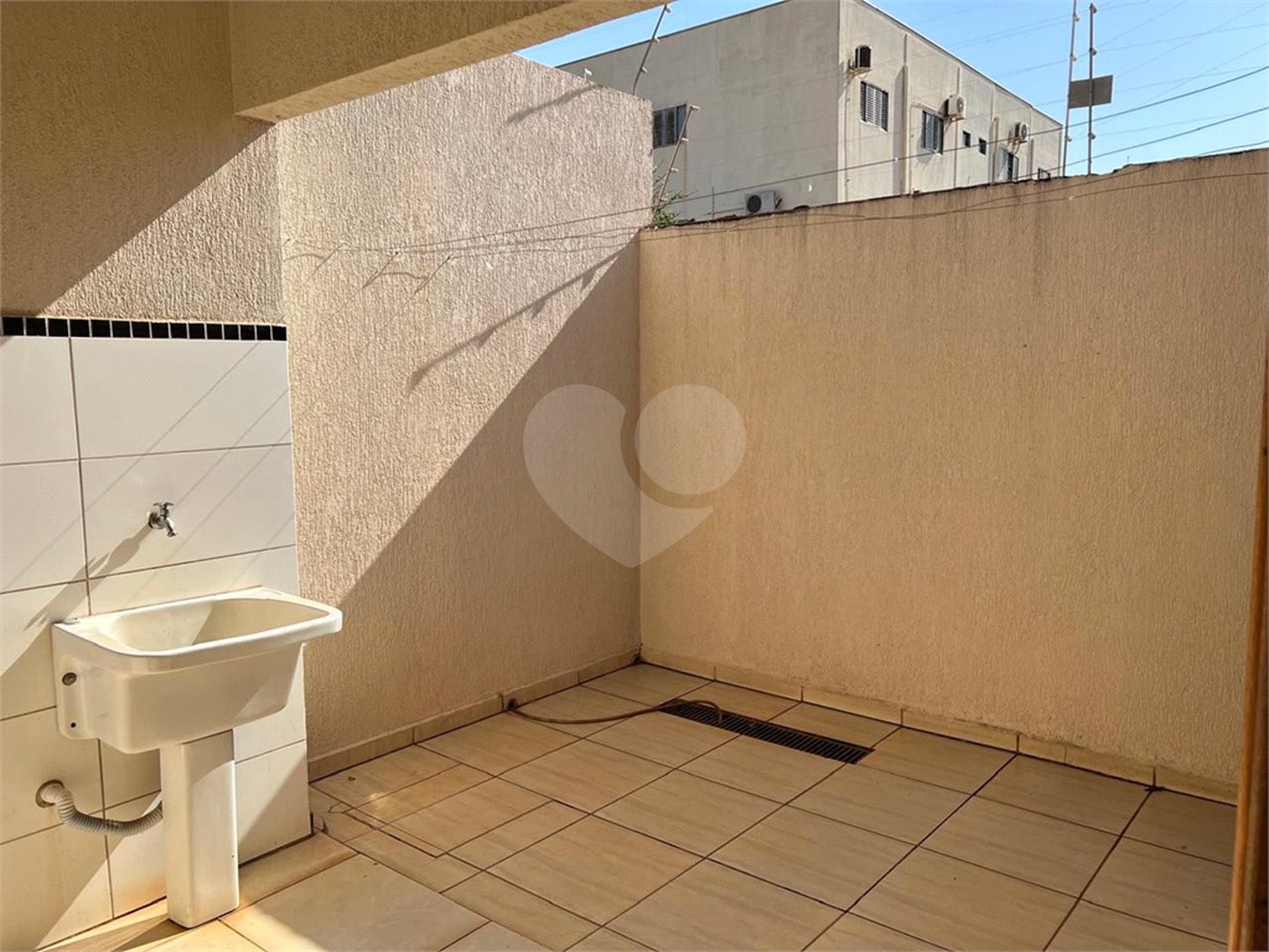 Casa à venda com 3 quartos, sendo 1 suíte, em Ipê, Três Lagoas, MS