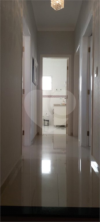 Casa à venda com 3 quartos, sendo 1 suíte, no condomínio Caruatinga, Atibaia - SP