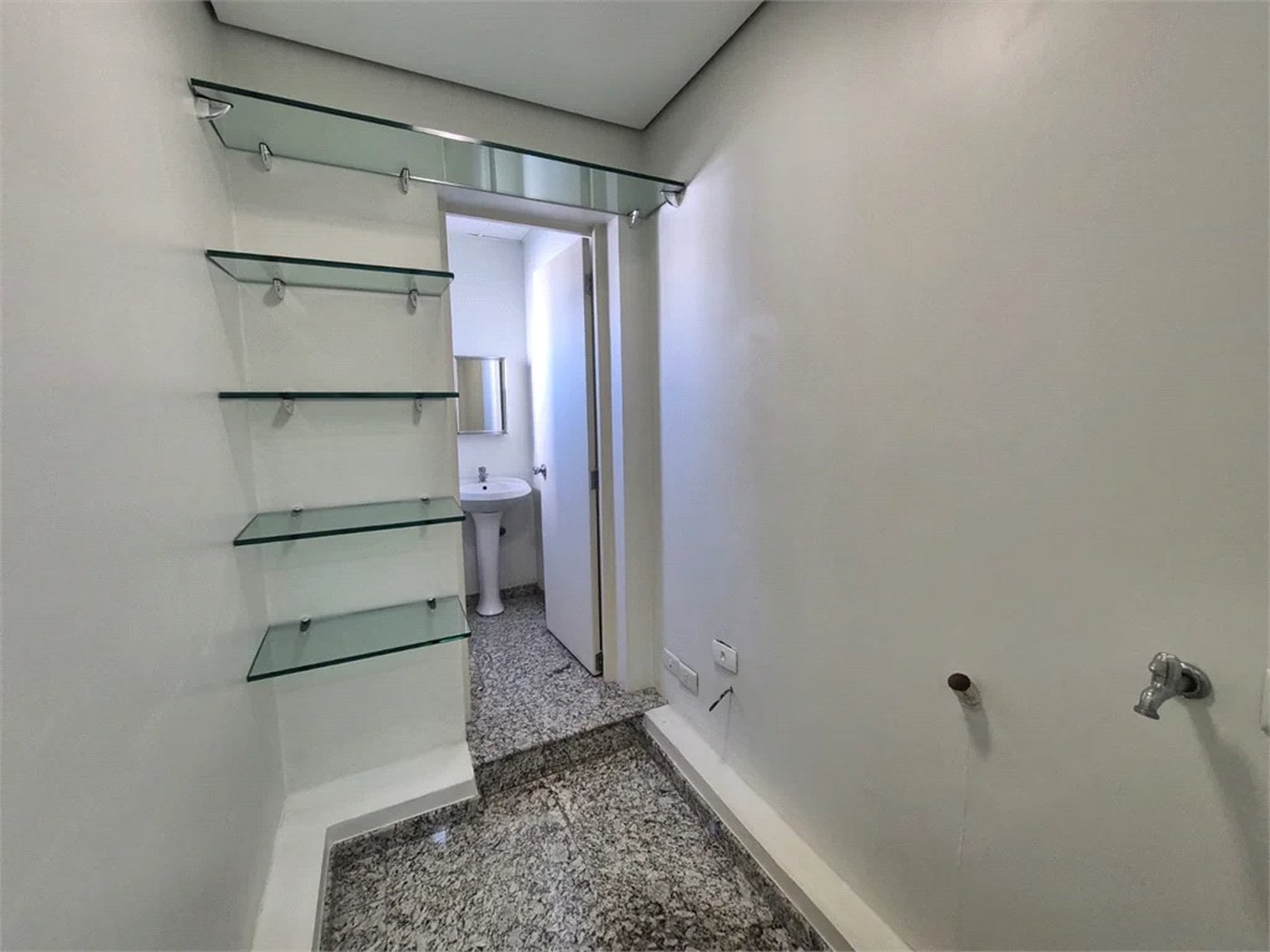 Oportunidade - Sala comercial no Condomínio Morumbi Medical Center com 52m² 2 vagas