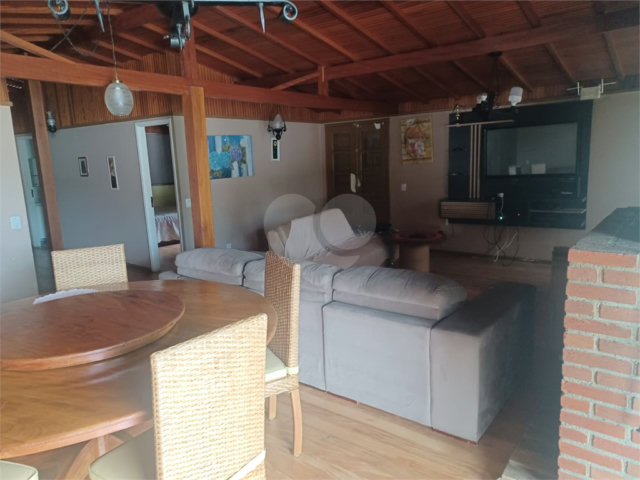 Casa à venda com 5 quartos, sendo 2 suítes,  em Rio Abaixo, Mairiporã, SP