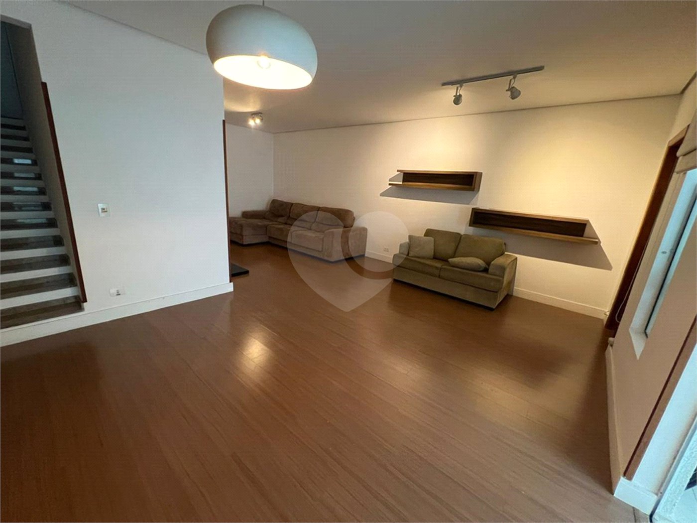 Casa à venda com 3 quartos, sendo 1 suíte,  em Vila Suissa, Mogi das Cruzes, SP