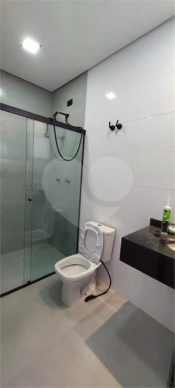 Casa à venda ou para alugar com 5 quartos, sendo 3 suítes, no condomínio Figueira Garden, Atibaia - SP