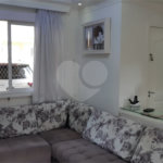 Casa à venda com 3 quartos, sendo 1 suíte, no condomínio Village St. Louis, São Paulo - SP