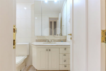 Apartamento à venda com 4 suítes em Moema, São Paulo, SP