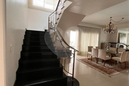 Casa à venda com 5 quartos, sendo 4 suítes,  no condomínio Terras de Santa Clara, Jacareí - SP