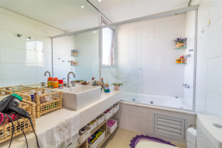 Apartamento à venda com 4 quartos, sendo 1 suíte, em Jardim Marajoara, São Paulo, SP