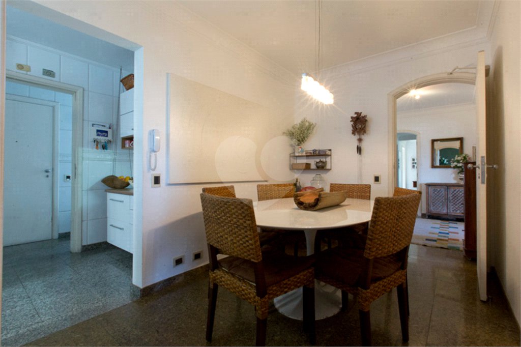 Apartamento à venda com 4 quartos, sendo 3 suítes, em Campo Belo, São Paulo, SP