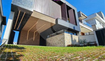 Casa à venda com 3 suítes no condomínio Mosaico Essence Cond., Mogi das Cruzes - SP
