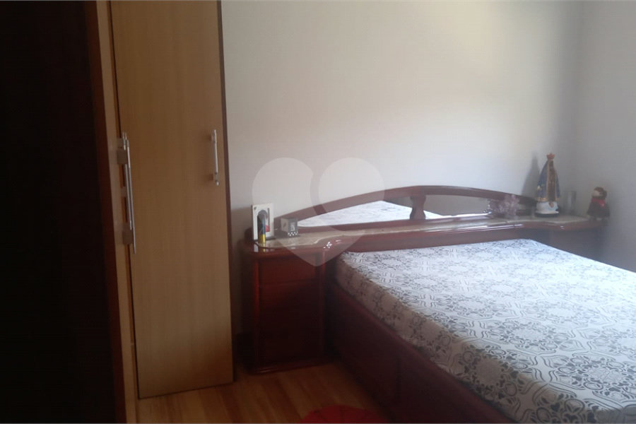 Casa à venda com 5 quartos, sendo 2 suítes, em Jardim Santa Clara, Guarulhos, SP