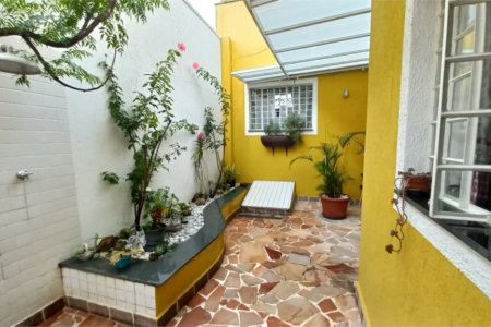 Sobrado à venda com 3 quartos, sendo 1 suíte,  em Vila Gomes, São Paulo, SP