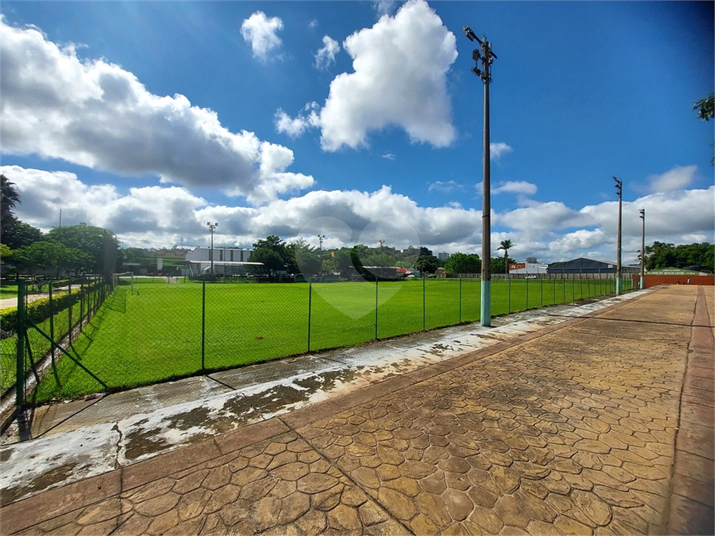 Terreno à venda com 1 suíte no condomínio Loteamento Santa Maria, Vinhedo - SP