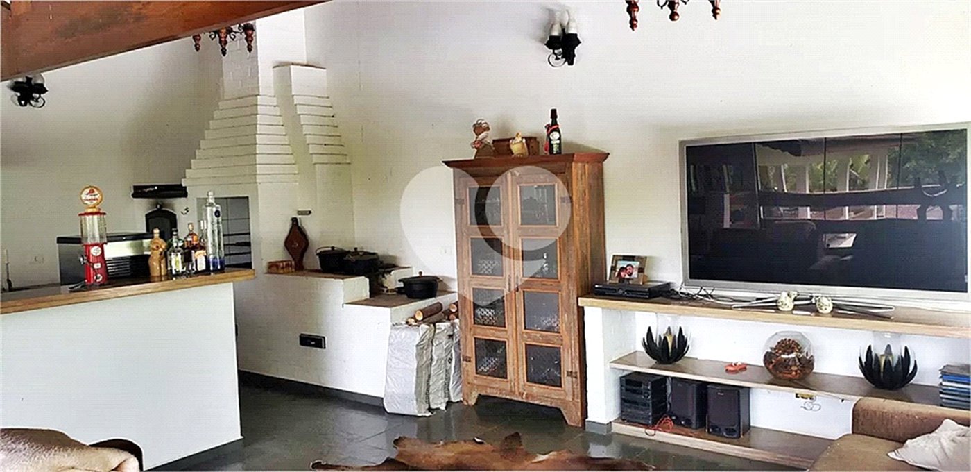 Casa à venda com 4 suítes no condomínio Alpes da Cantareira, Mairiporã - SP