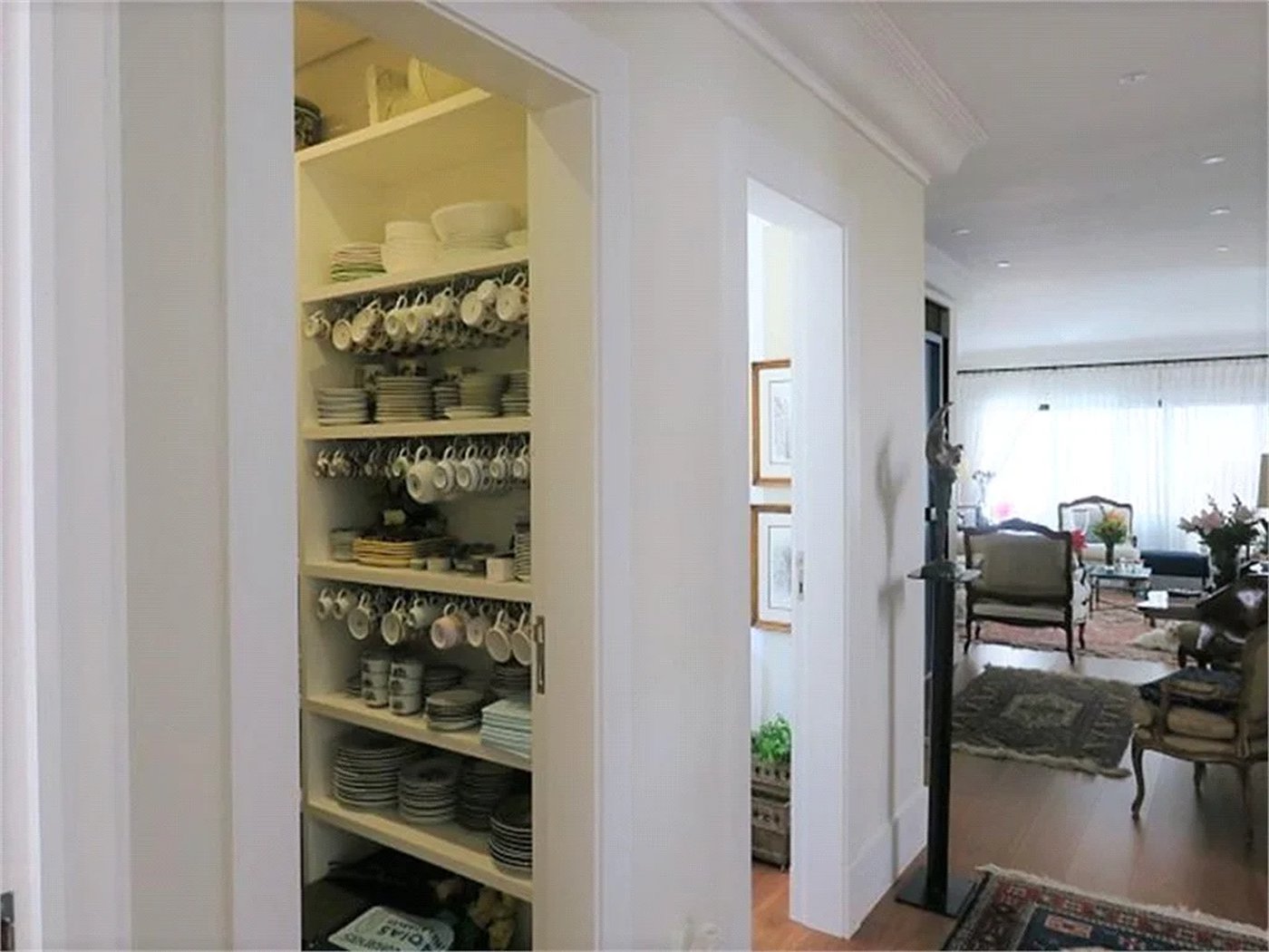 Casa à venda com 3 suítes em Vila Inah, São Paulo, SP