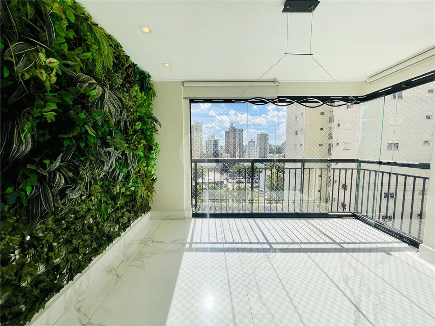 Apartamento à venda com 3 suítes em Vila Gilda, Santo André, SP