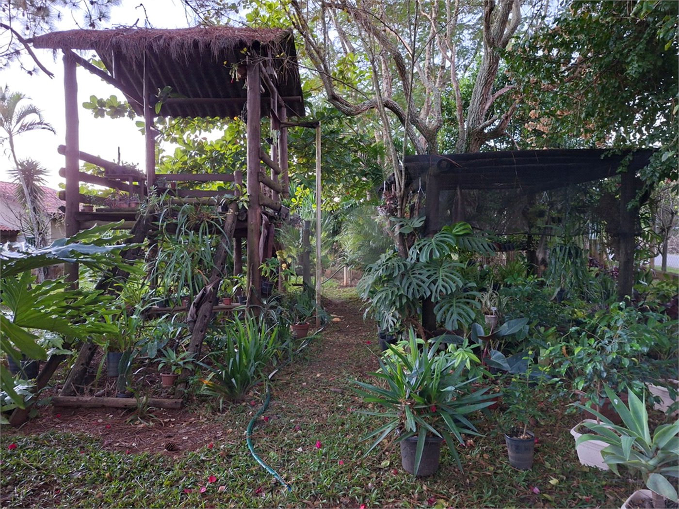 Chácara à venda com 3 quartos, sendo 1 suíte,  em Ribeirãozinho, Alambari, SP