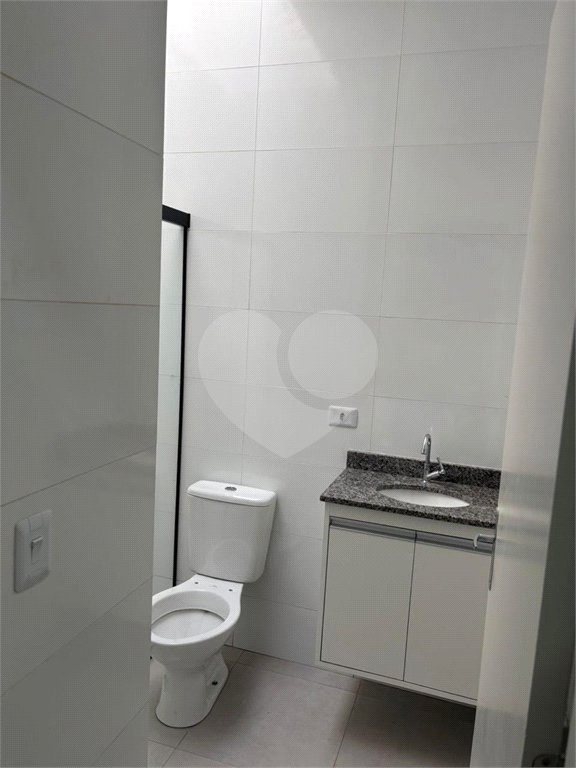 Casa à venda com 3 quartos, sendo 1 suíte, no condomínio Marselha IV, São Roque - SP