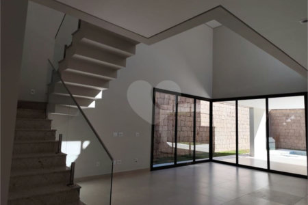 Casa à venda com 3 suítes no condomínio Recanto das Palmas, Vinhedo - SP