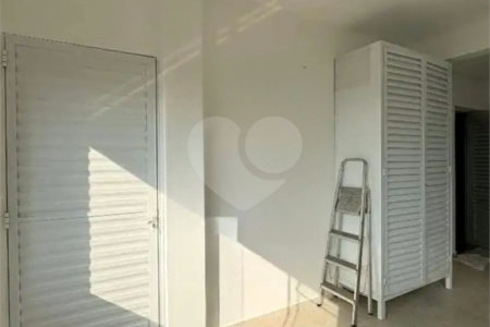 Casa à venda com 3 quartos em Vila dos Remédios, São Paulo, SP