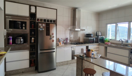 Casa à venda com 5 quartos, sendo 3 suítes,  em Capoavinha, Mairiporã, SP