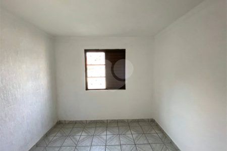 Apartamento para alugar com 2 quartos em Jardim Adriane, Itaquaquecetuba, SP