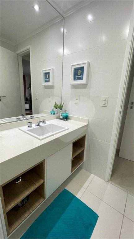 Apartamento à venda com 3 quartos, sendo 1 suíte,  em Jardim Belmar, Guarujá, SP
