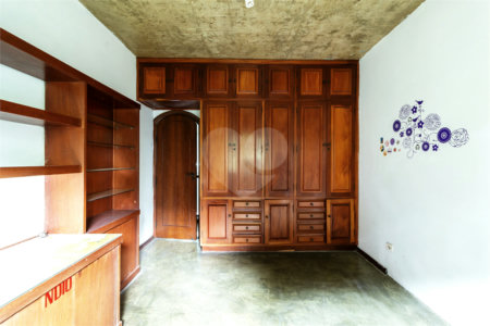 Casa à venda com 4 quartos, sendo 1 suíte, em Jardim das Bandeiras, São Paulo, SP