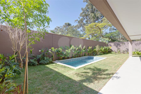 Casa à venda com 4 suítes no condomínio Casa Flora Badra, São Paulo - SP