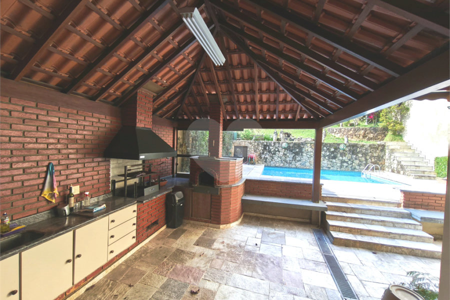 Casa à venda com 3 suítes no condomínio Jd Itatinga, São Paulo - SP