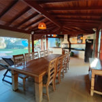 Casa à venda com 7 quartos, sendo 4 suítes, no condomínio Riviera de Santa Cristina XIII, Paranapanema - SP