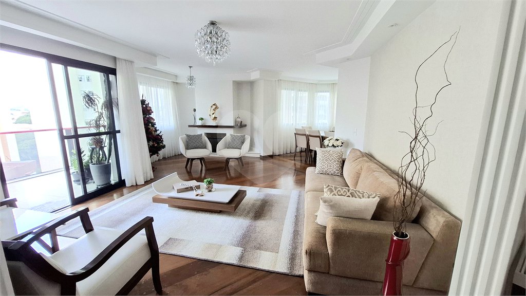 Apartamento à venda com 3 suítes em Santana, São Paulo, SP